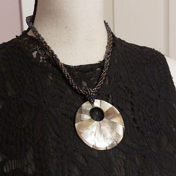 Pinwheel MOP Shell Disc Pendant Twisted Beaded Strands Necklace - Picture 2 of 6